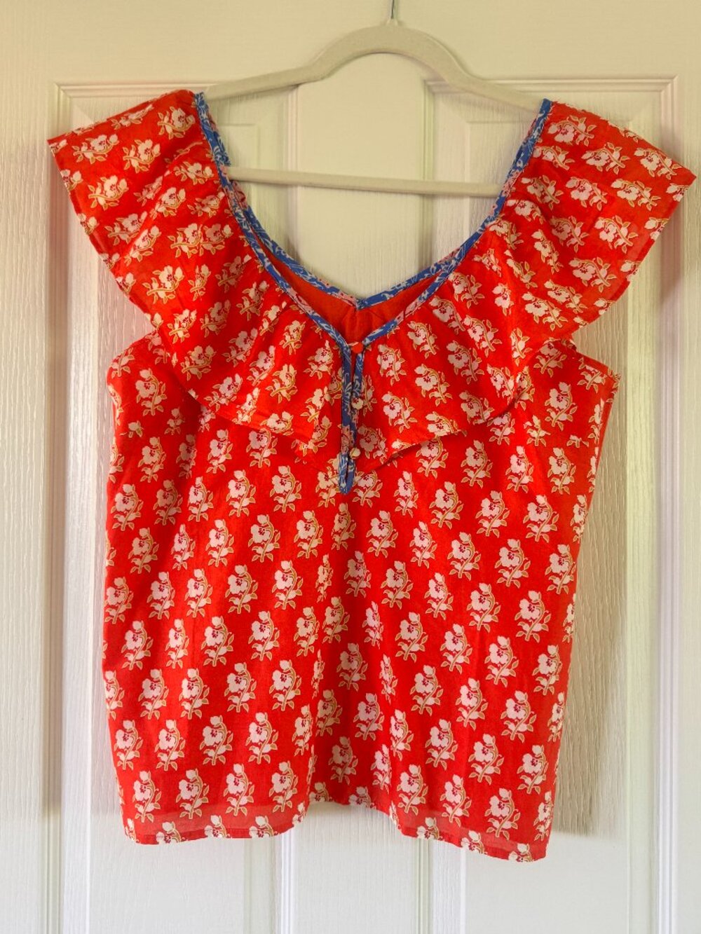 NWT J.Crew Size Small Ruffle V-neck top in classic block print